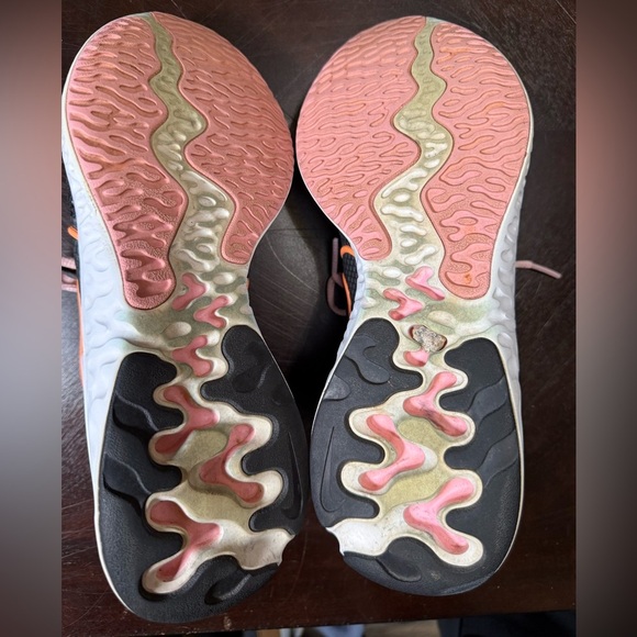 Nike Renew Run Running Shoes black and pink sz:7.5 - Picture 7 of 9